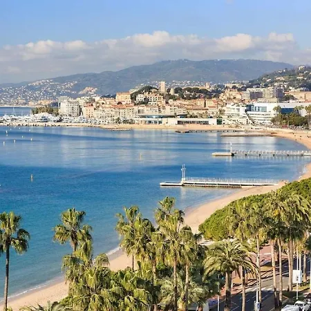 Juan, Cosy T3 , Piscine , Parking Golfe-Juan