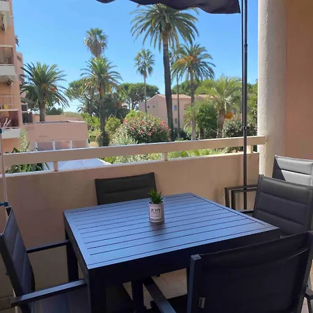 Juan, Cosy T3 , Piscine , Parking *